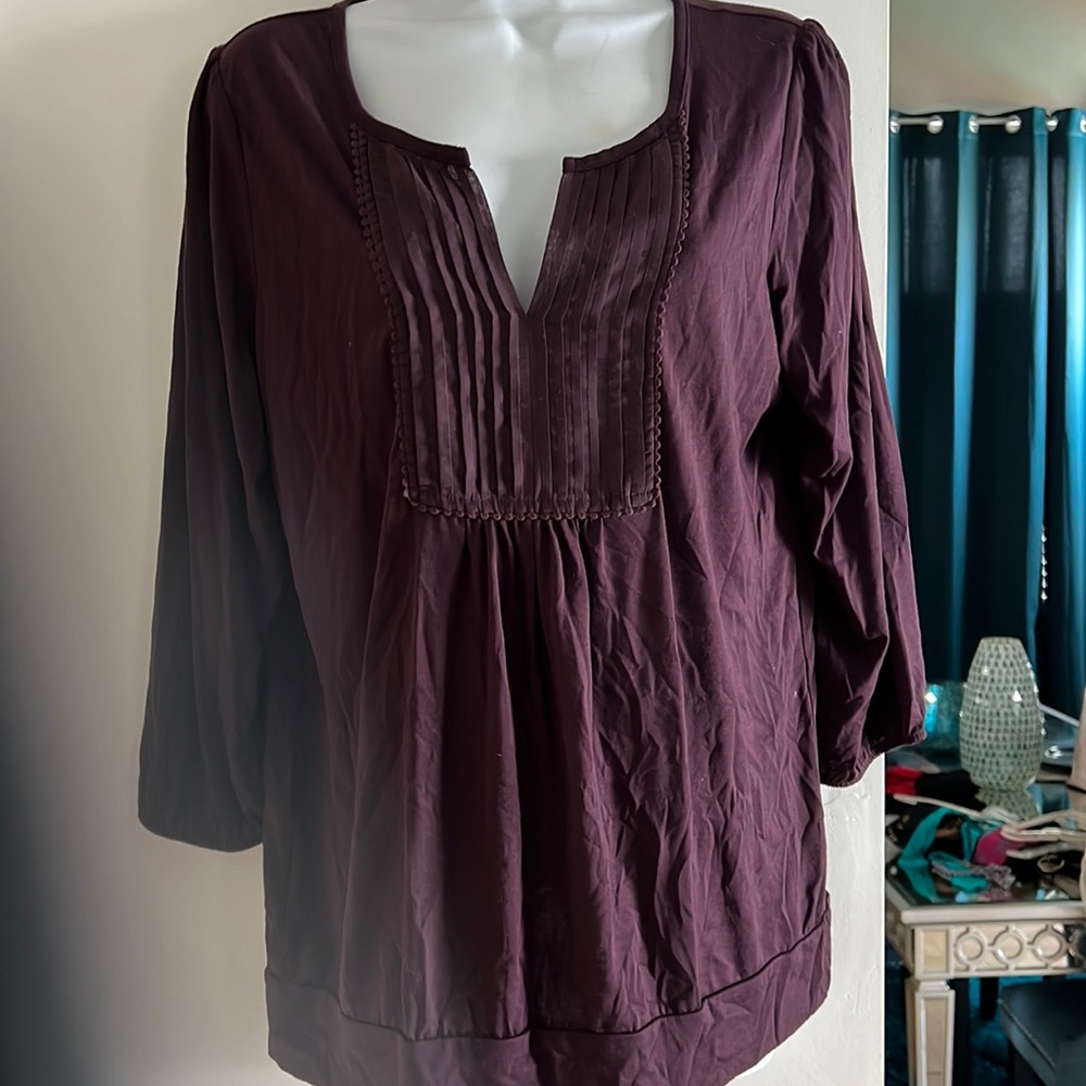 The Loft Burgundy V neck soft cotton quarter sleeve blouse top